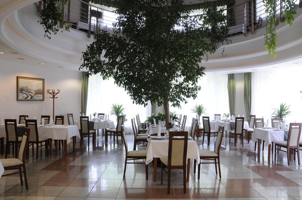 Garden Hotel Wellness és Konferencia Szolnok Exterior foto