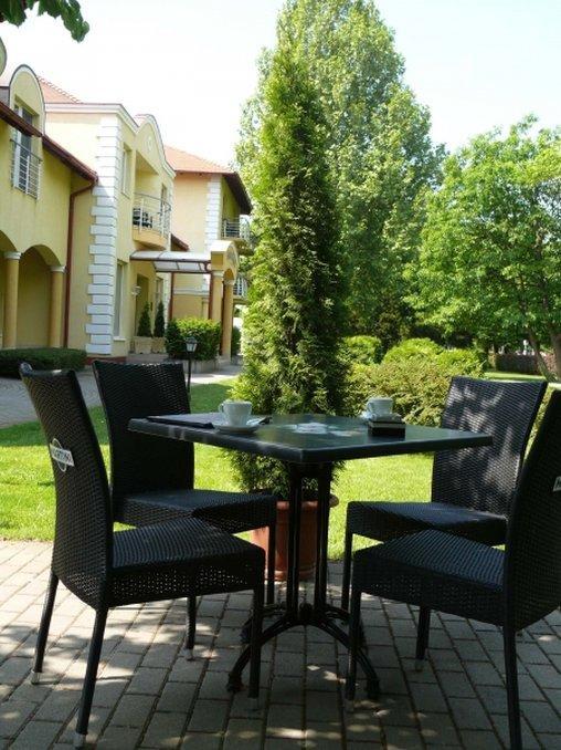 Garden Hotel Wellness és Konferencia Szolnok Exterior foto