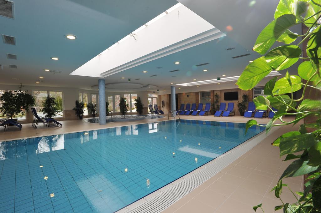 Garden Hotel Wellness és Konferencia Szolnok Exterior foto