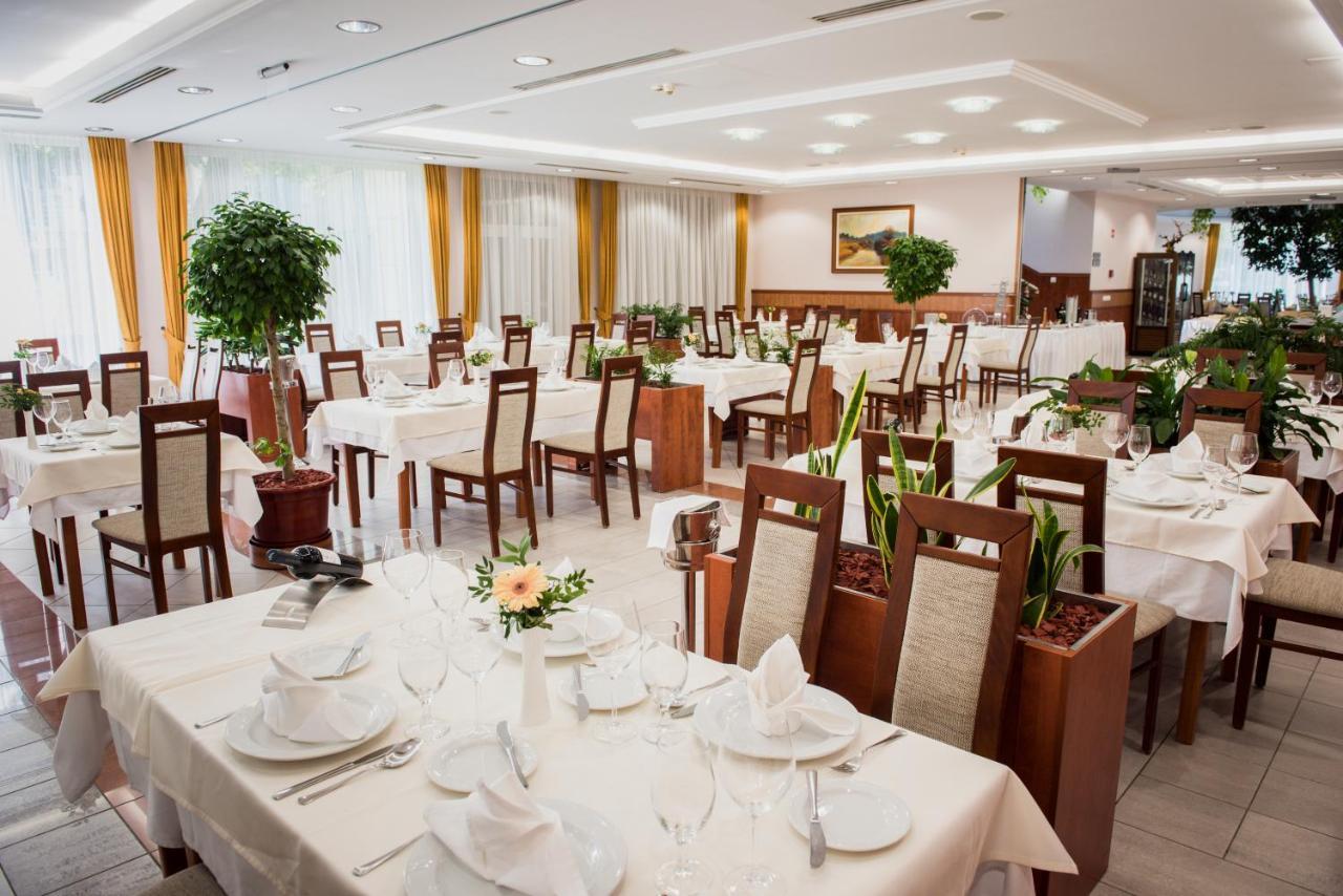 Garden Hotel Wellness és Konferencia Szolnok Exterior foto